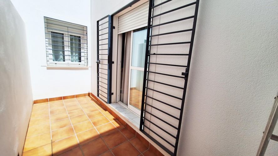 VIVIENDA EN PLANTA BAJA CON PATIO EN SAGUNTO