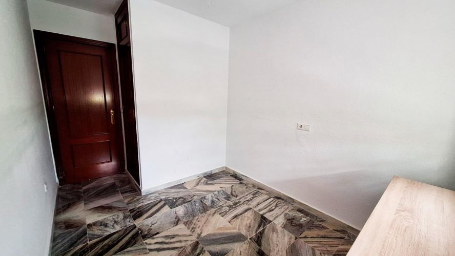 PISO EN CORDOBA ZONA POLIGONO GUADALQUIVIR ZONA BAJA 