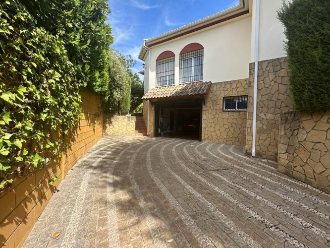 CHALET INDEPIENTE EN VENTA EN BRILLANTE