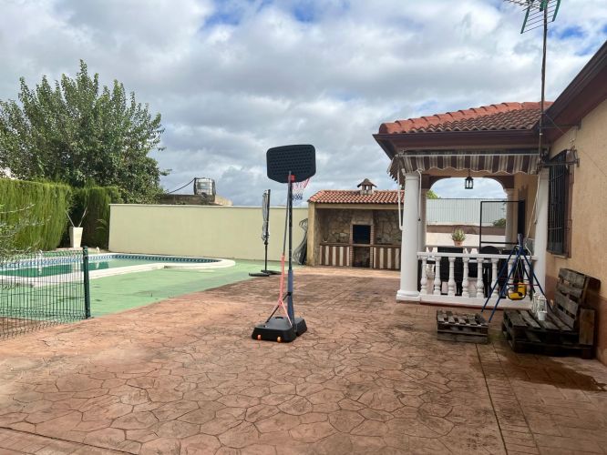 CHALET EN CORDOBA ZONA ALCOLEA 