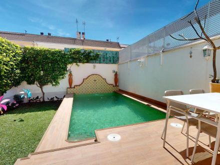 ESPECTACULAR CASA ADOSADA EN NOREÑA CON PISCINA 