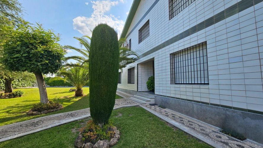 CHALET EN VENTA EN EL BRILLANTE